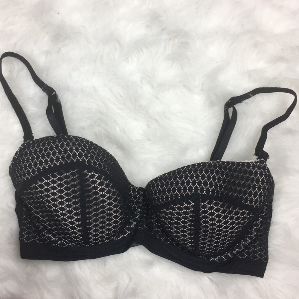 Elle macpherson bra